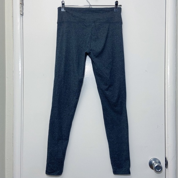 Victoria’s Secret Sport VSX Gray Leggings Knee Cut Out Medium - Picture 2 of 9